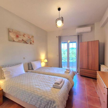 J&B Countryside Life Apartment Ágios Matthaíos Екстериор снимка