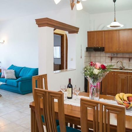 J&B Countryside Life Apartment Ágios Matthaíos Екстериор снимка