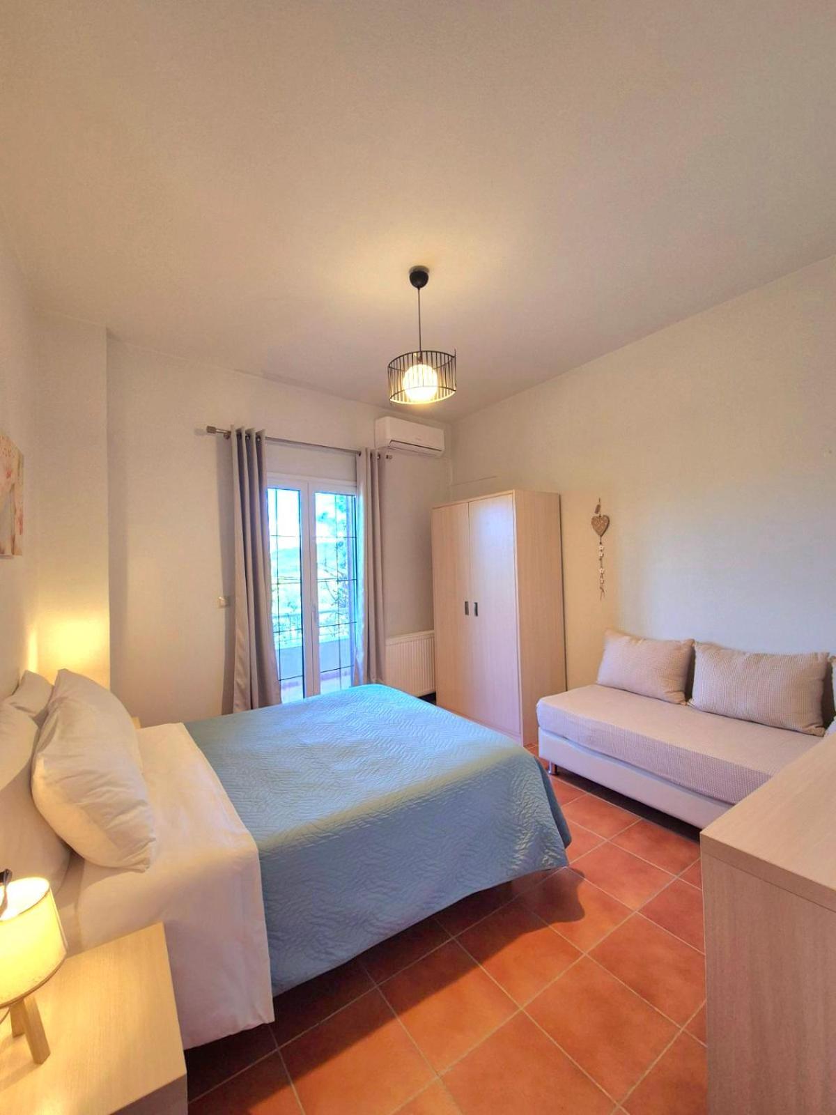 J&B Countryside Life Apartment Ágios Matthaíos Екстериор снимка