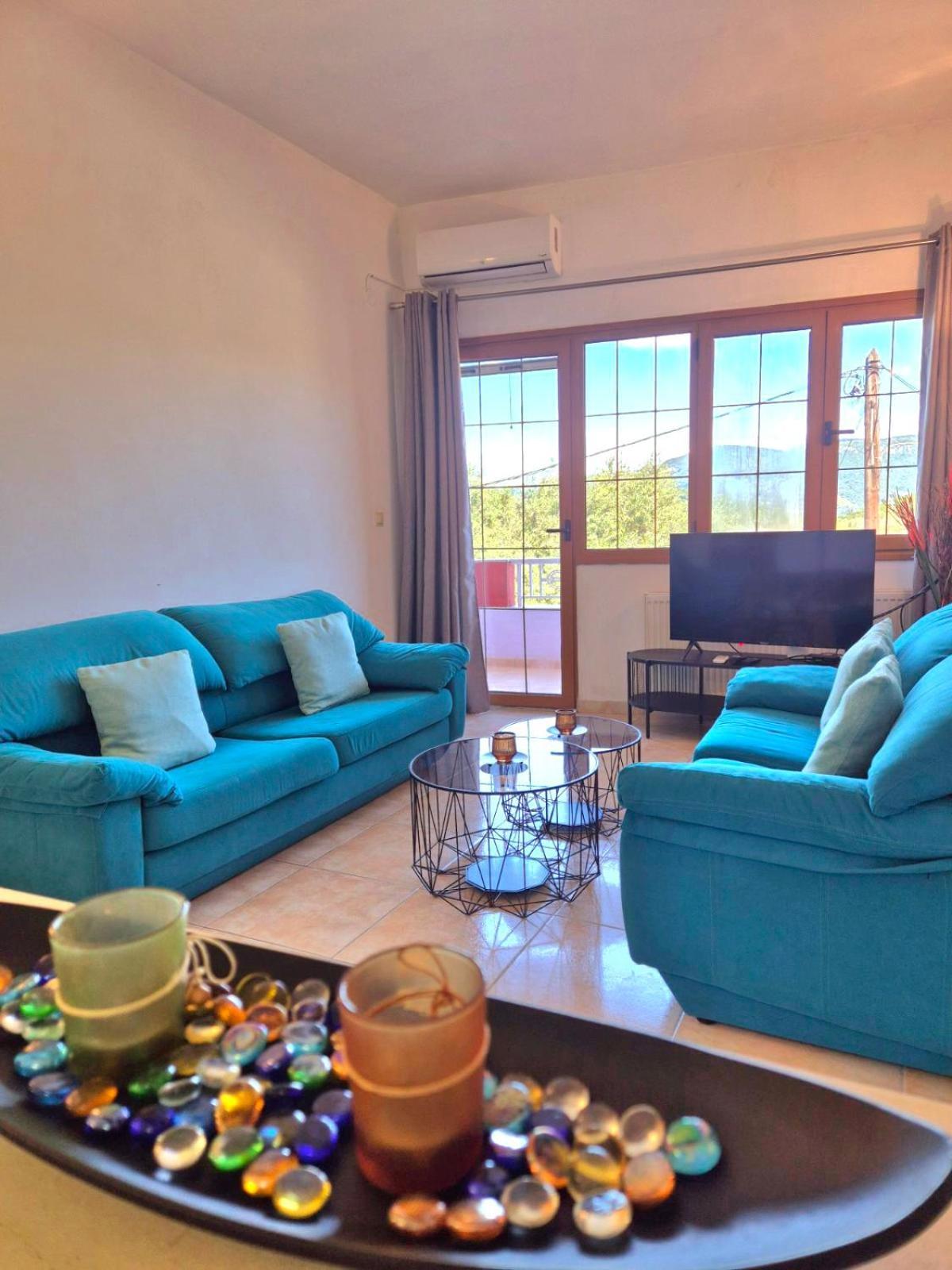 J&B Countryside Life Apartment Ágios Matthaíos Екстериор снимка